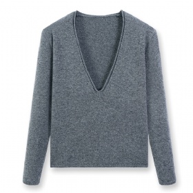 Deep V-neck rolled collar long sleeved woolen sweater