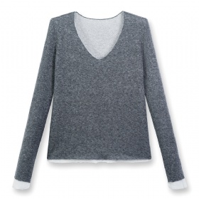 V-neck long sleeved wool sweater